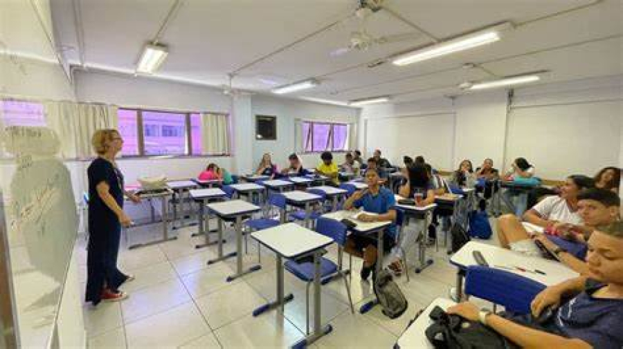 Concurso Público na Educação: Governo de Minas anuncia mais de 13 mil vagas
